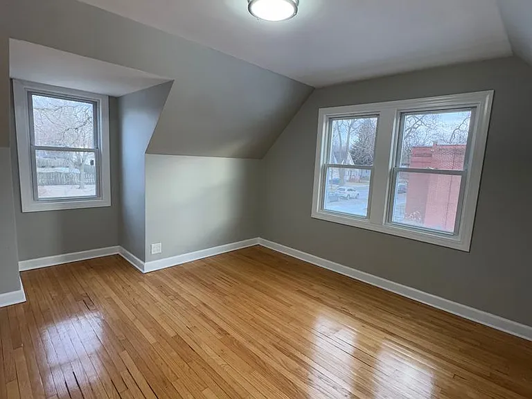 18320 Morris Ave — Photo 12