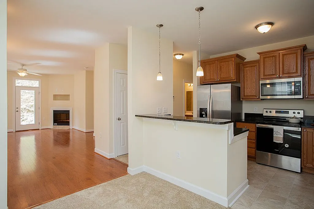 68 Windgate Cir #102 photo 1