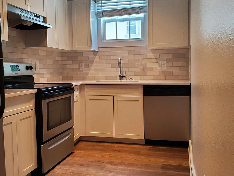 916 1st St N #6 — Photo 8