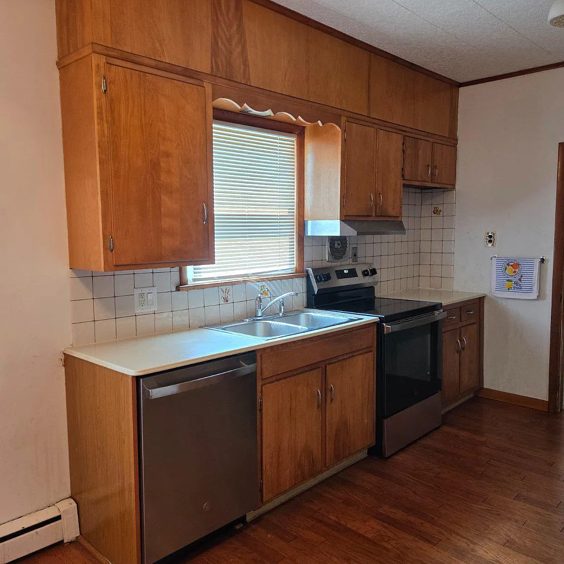 3 bed, 3.0 bath, 1622 sqft, $2,675 — Photo 4