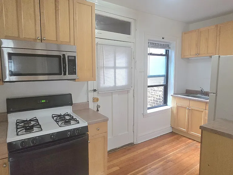 5074 N Winchester Ave #2 — Photo 7
