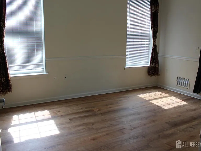 611 Doral Ct — Photo 23