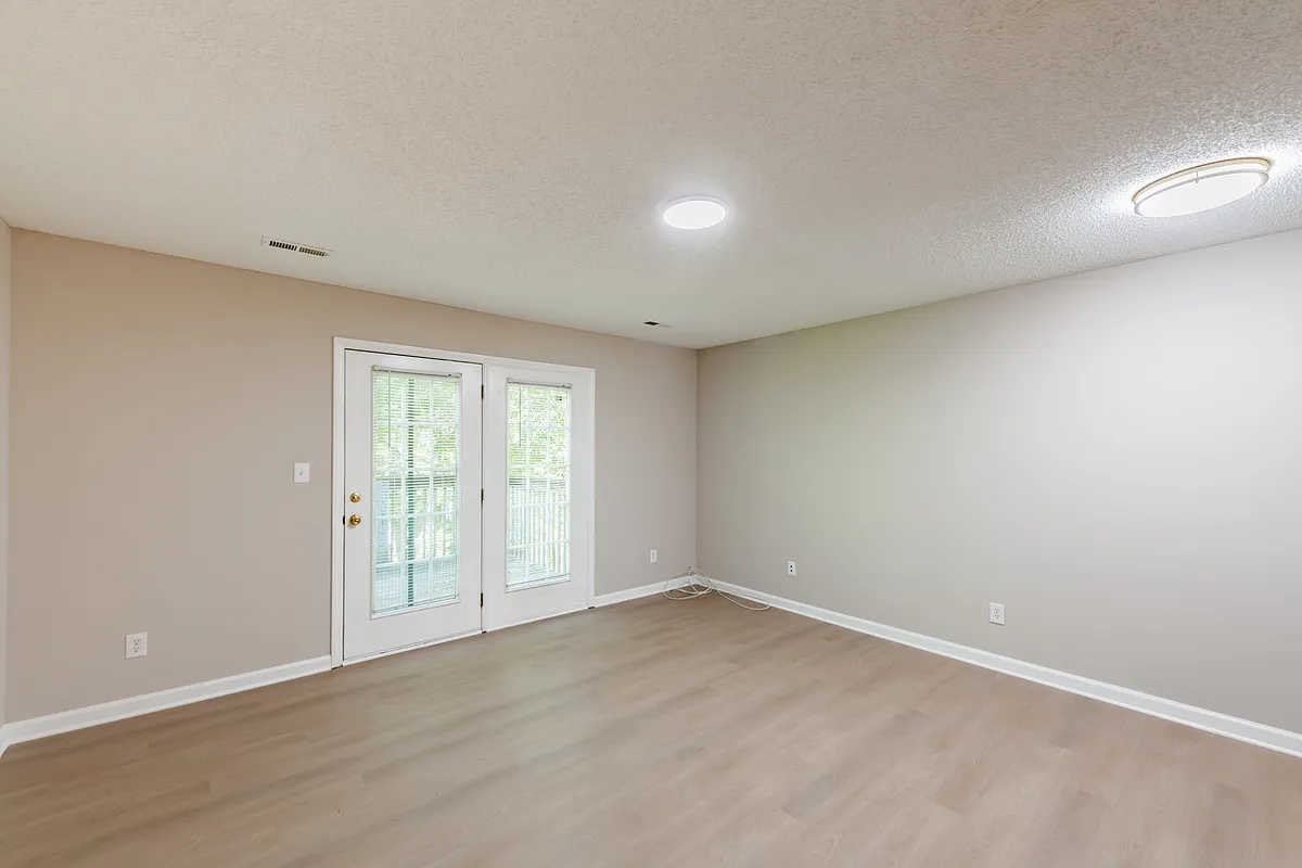 Building Photo - 936 S 5th St #1