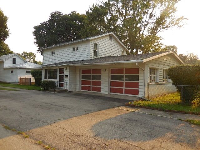1st image of 203 N Randolph St