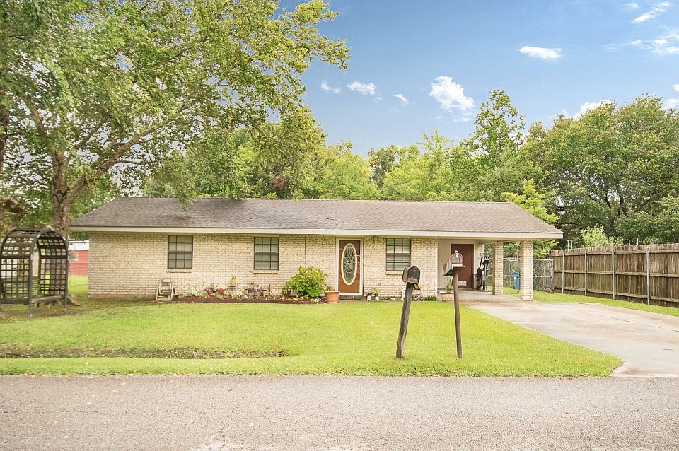 1st image of 206 Bloomfield Dr
