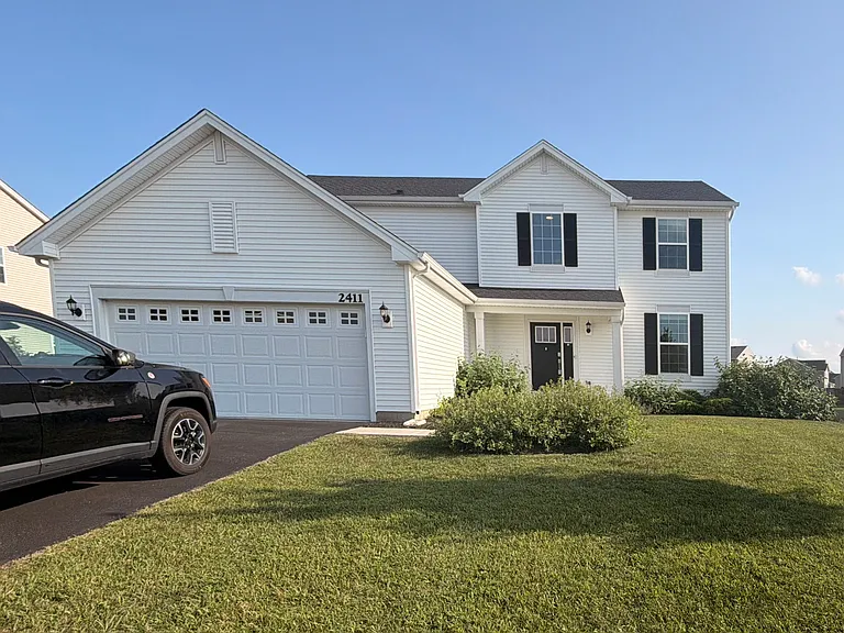 2411 Fairfield Ave — Photo 3