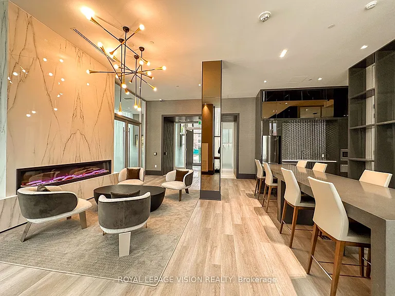 250 Lawrence Ave W #105 — Photo 20