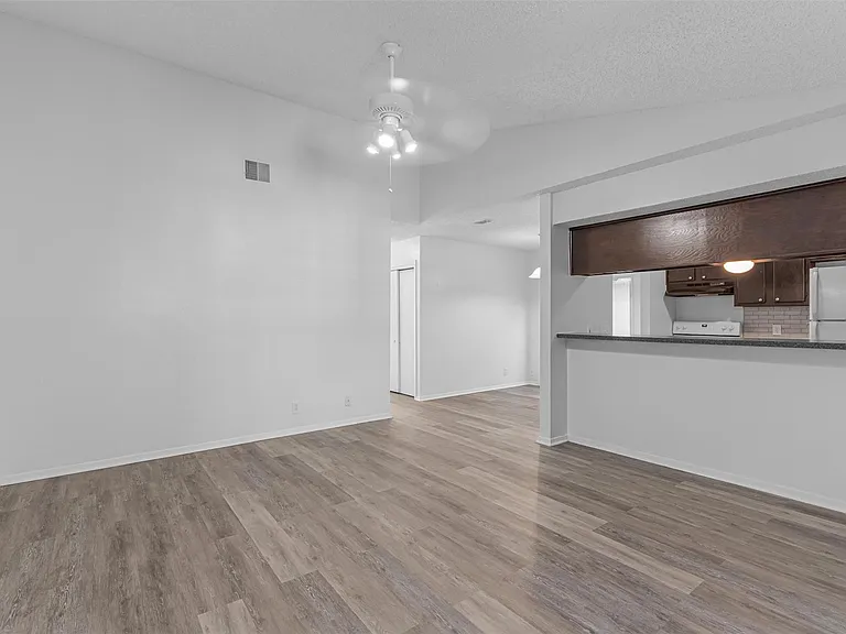 8703 Pineridge Dr #B — Photo 3