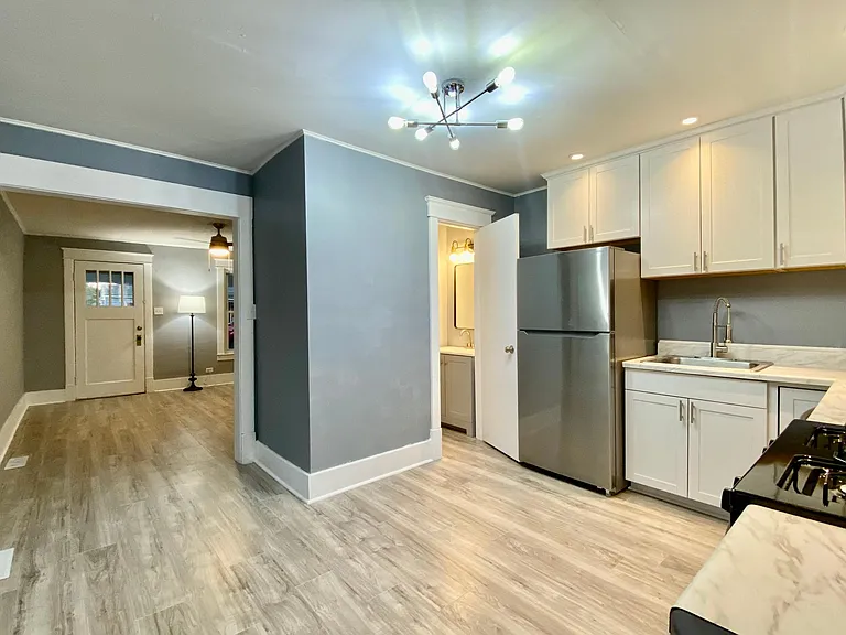 2059 May Ave — Photo 17
