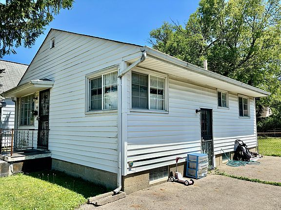 2nd image of 2239 Amherst Ave