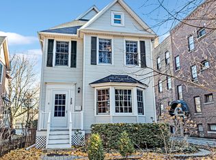 829 Michigan Ave, Evanston, IL 60202