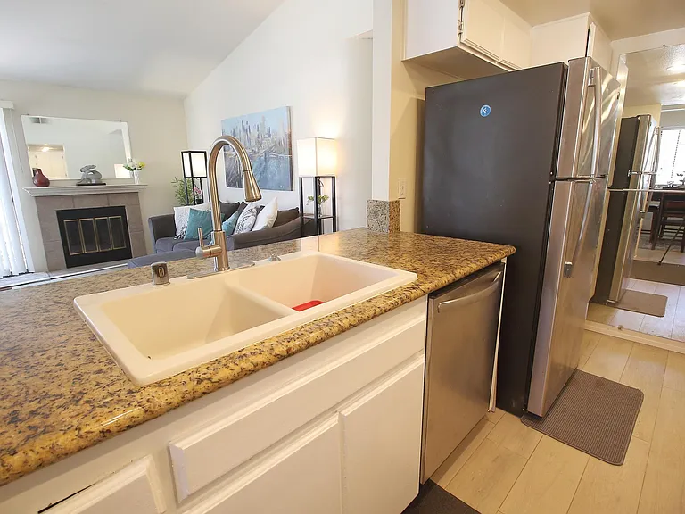 9444 Twin Trails Dr — Photo 5