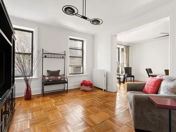 447 Fort Washington Avenue image 1 of 12