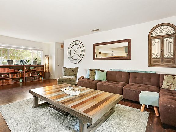 2nd image of 8043 Glen Briar Dr