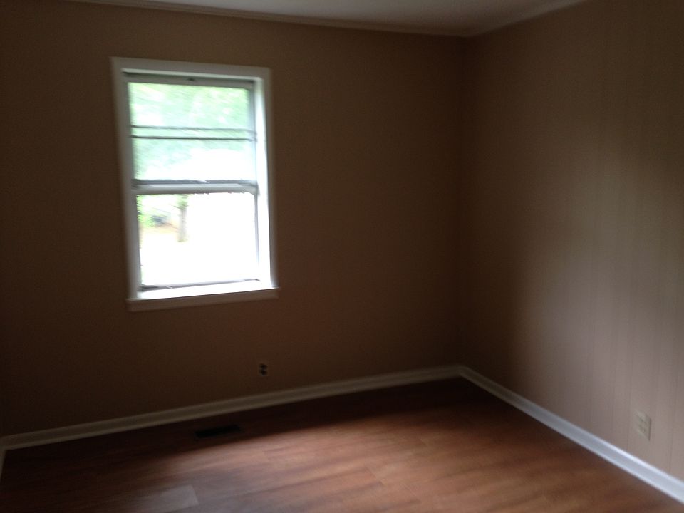 2nd image of 502 Jeff St