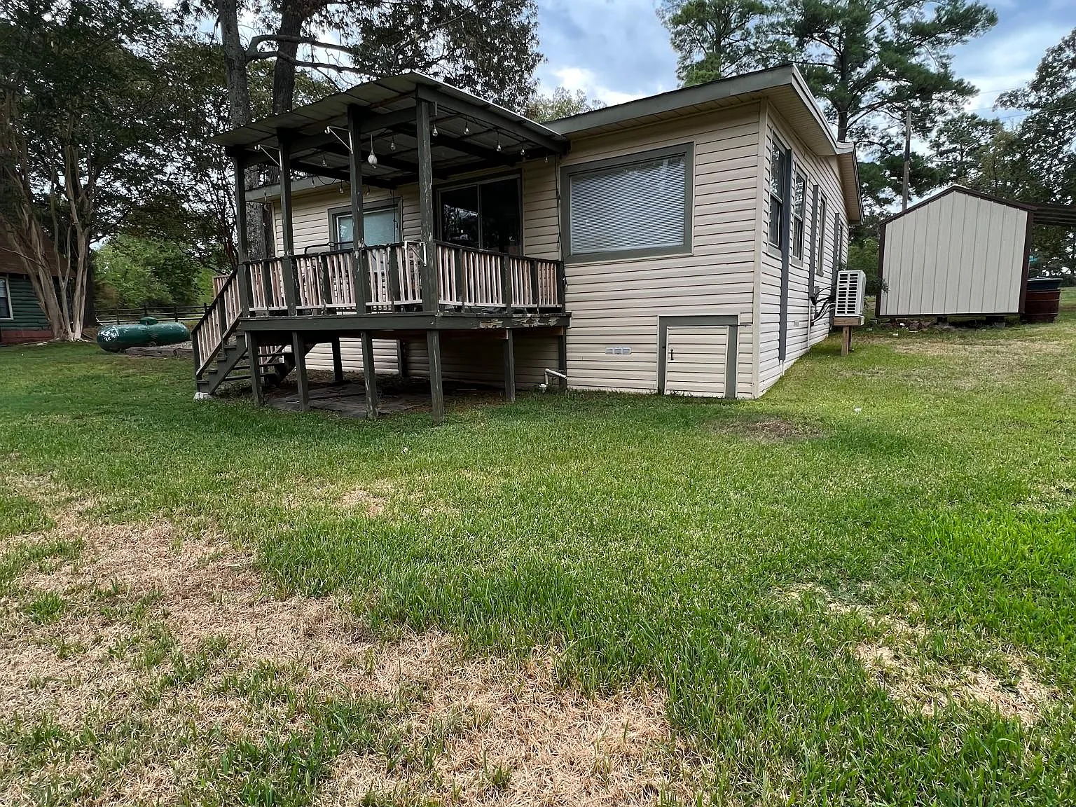 445 Crestwood Loop — Photo 3