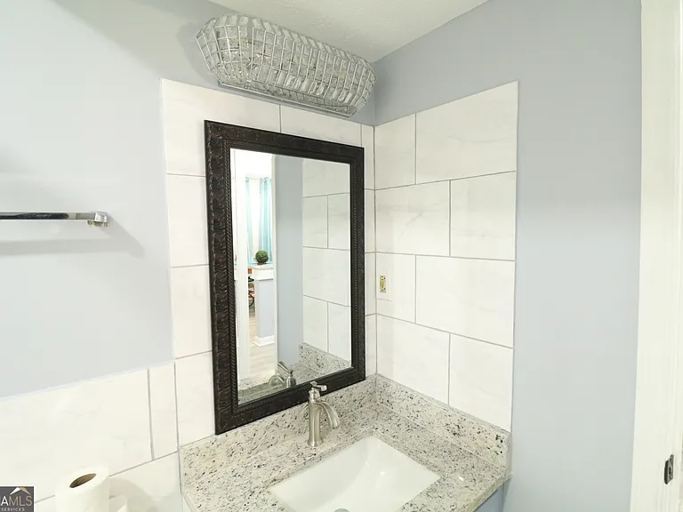 933 Ohara Dr — Photo 25