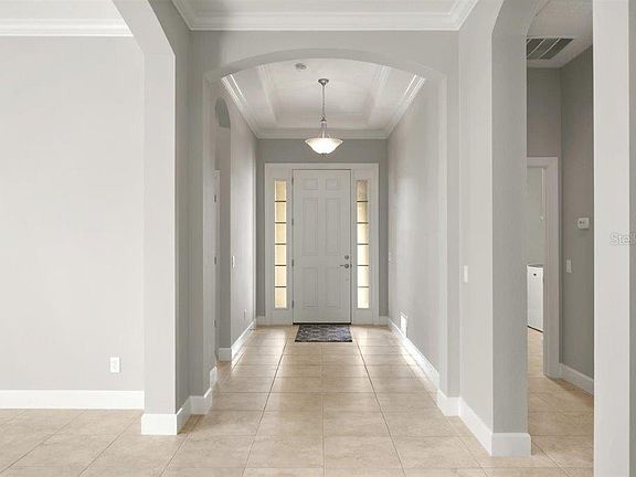 4th image of 4112 Ilaria Ave