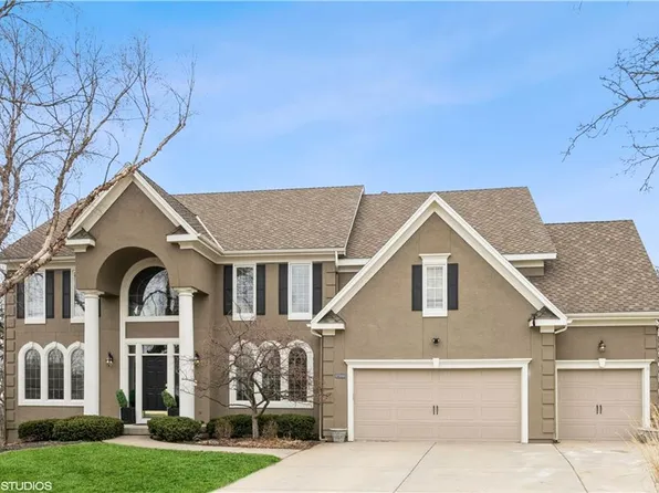 16023 Overbrook Ln, Stilwell, KS 66085