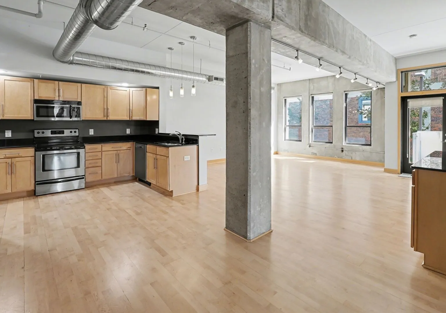 Condo - $1750 Rent - 2 bed — Photo 1