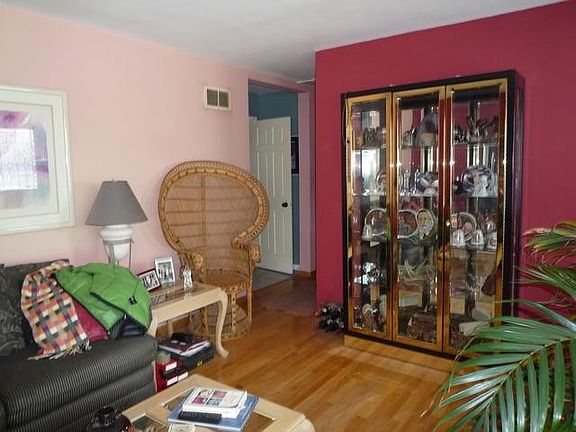 3rd image of 297 N Elmwood Ave