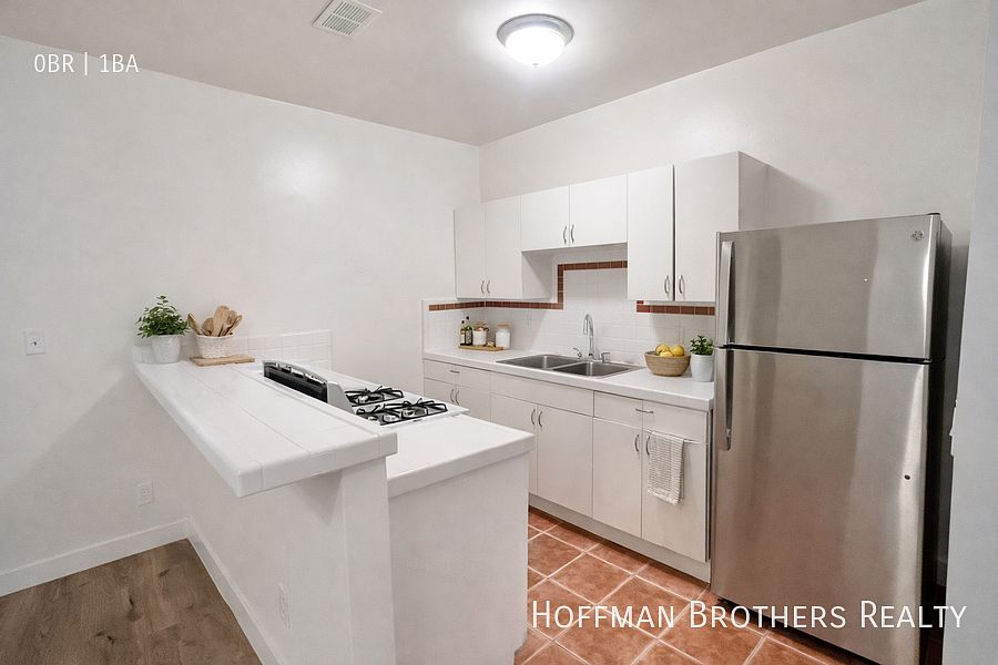 1st image of 1317 N Bronson Ave #1001