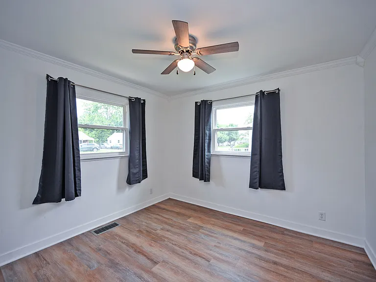 409 Glenn St — Photo 7