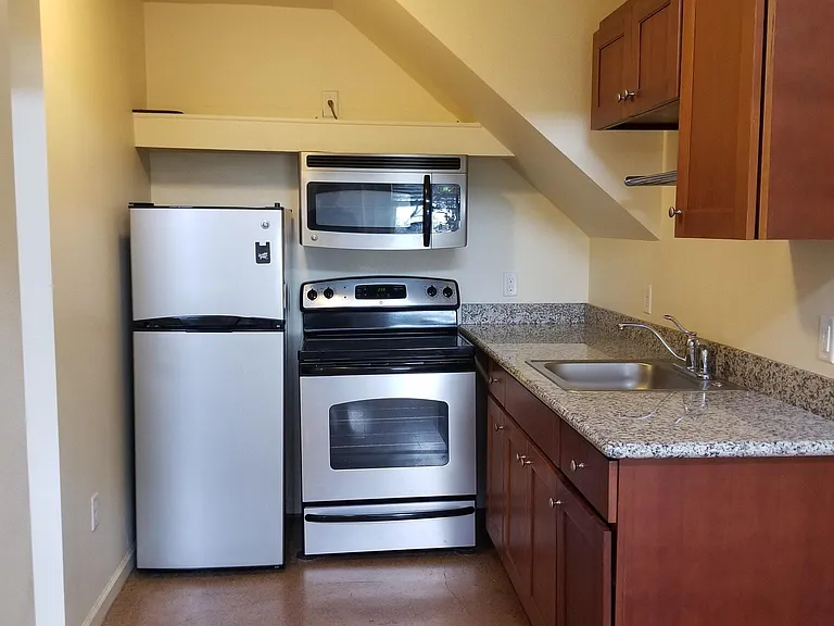 1101 SE Sherman St — Photo 3