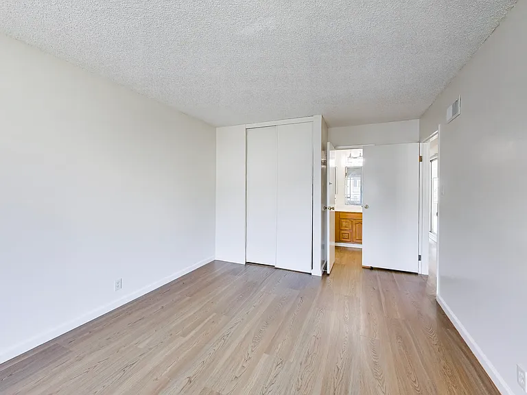 310 Castle St — Photo 15