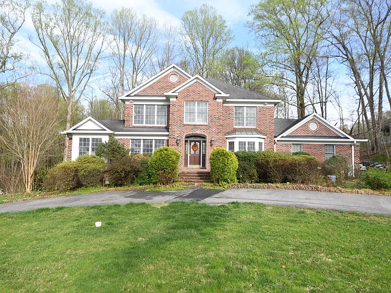 13576 Highland Rd — Photo 84