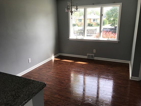 4th image of 244 Moore Ave