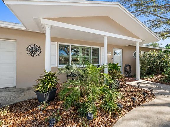 2nd image of 2233 Sunset Cir