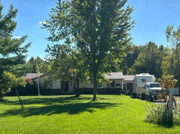 46801 Executive Dr, Belleville, MI 48111