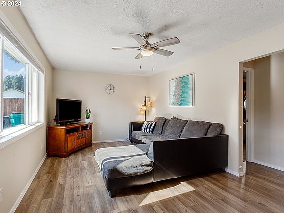 4th image of 9310 NE 74th Way
