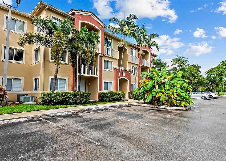 7085 Nova Dr #311