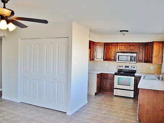 4th image of 5038 W Morten Ave