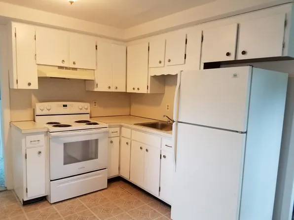 195 Foxon Rd Floor 2, New Haven, CT 06513