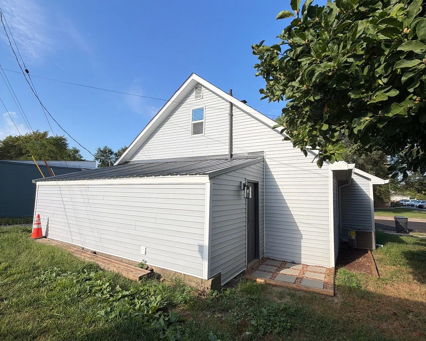 3 bed, 2245 sqft, $1,800 — Photo 4