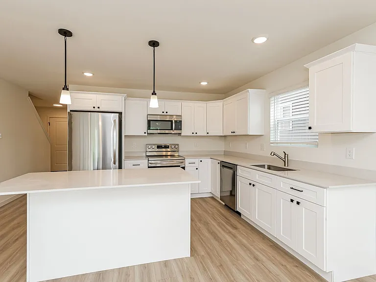 1910 Constantine Ct — Photo 10
