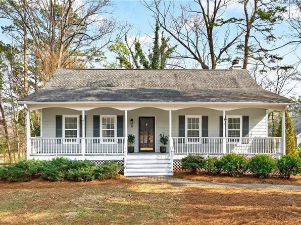 4554 S Landing Dr, Roswell, GA 30066