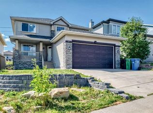 186 N Panamount Dr NW, Calgary, AB T3K 5M3