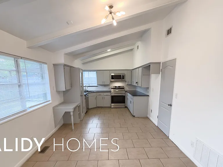 2714 Tottingham Rd — Photo 14