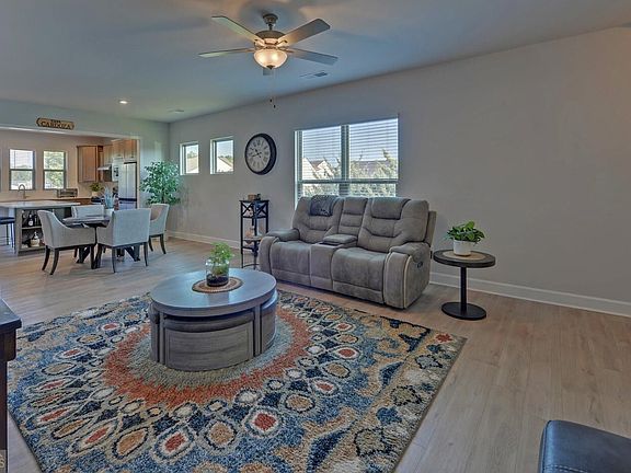 5th image of 5724 Grapewood St