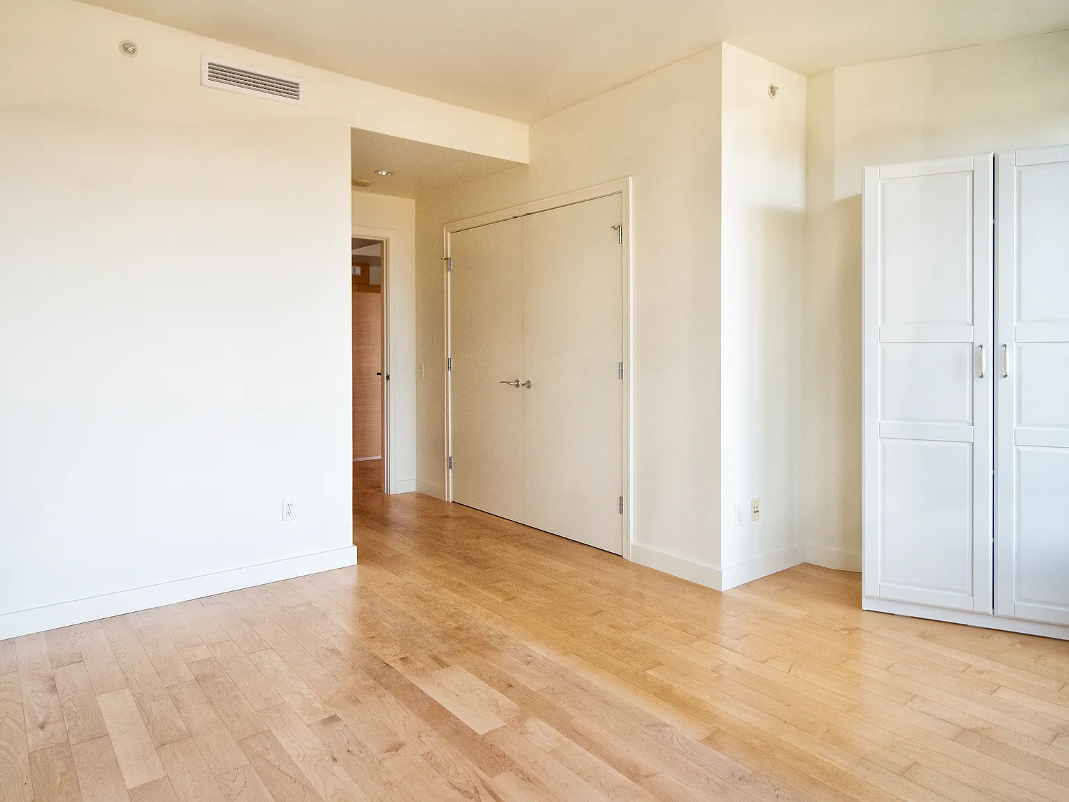 1 bed, 1207 sqft, $2,695 — Photo 2