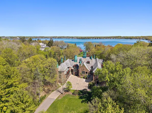 17950 Breezy Point Rd, Wayzata, MN 55391