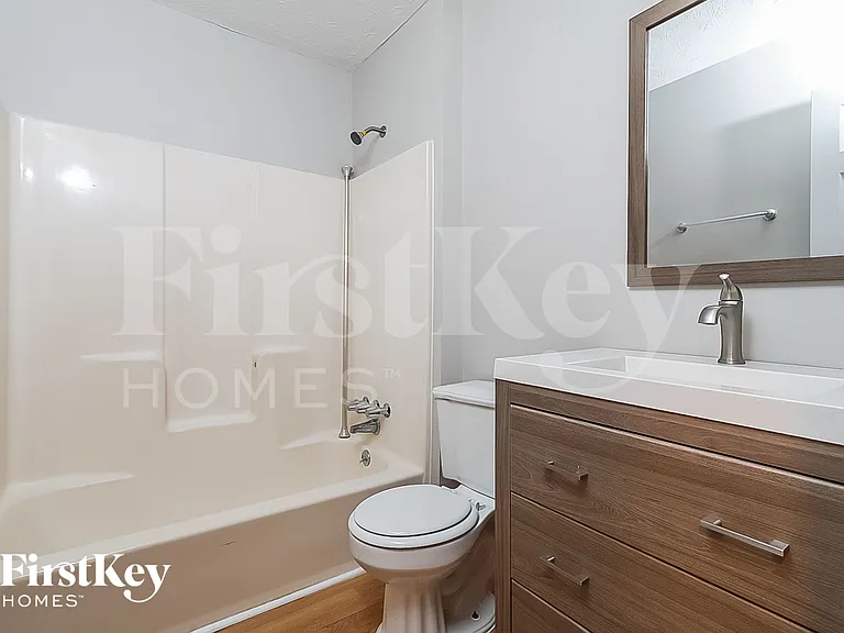 2047 Lake Ridge Ter — Photo 12