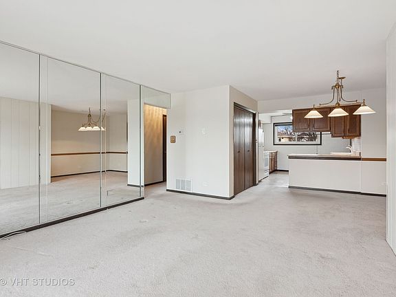 3rd image of 1586 Liberty Dr #2S
