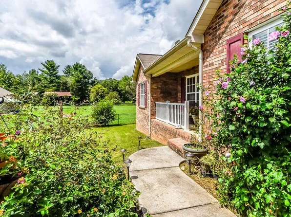 2209 Tuckaleechee Pkwy, Maryville, TN 37803