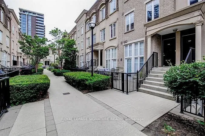 42 Western Battery Rd #704 — Photo 3