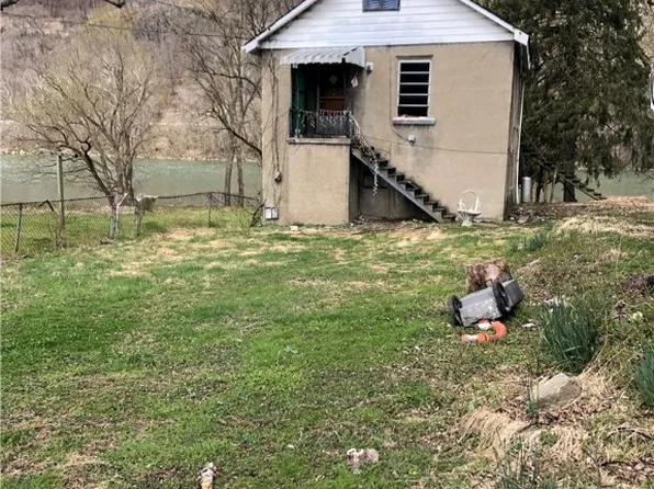 321 Franklin St, Pratt, WV 25162